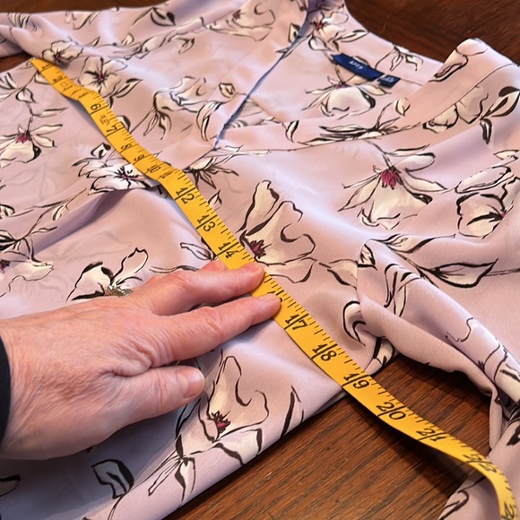 Beautiful Apt 9 Floral Blouse size XS - Picture 9 of 12